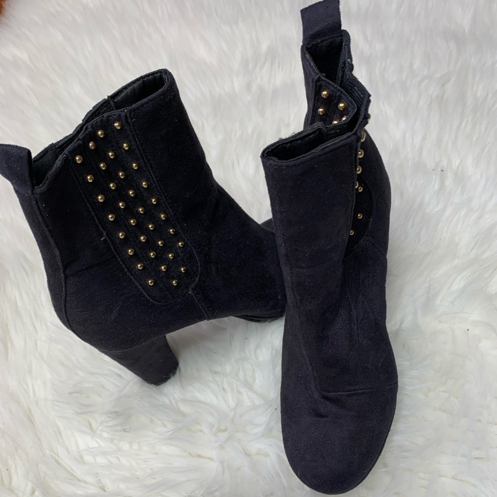 H&M’s black bottie